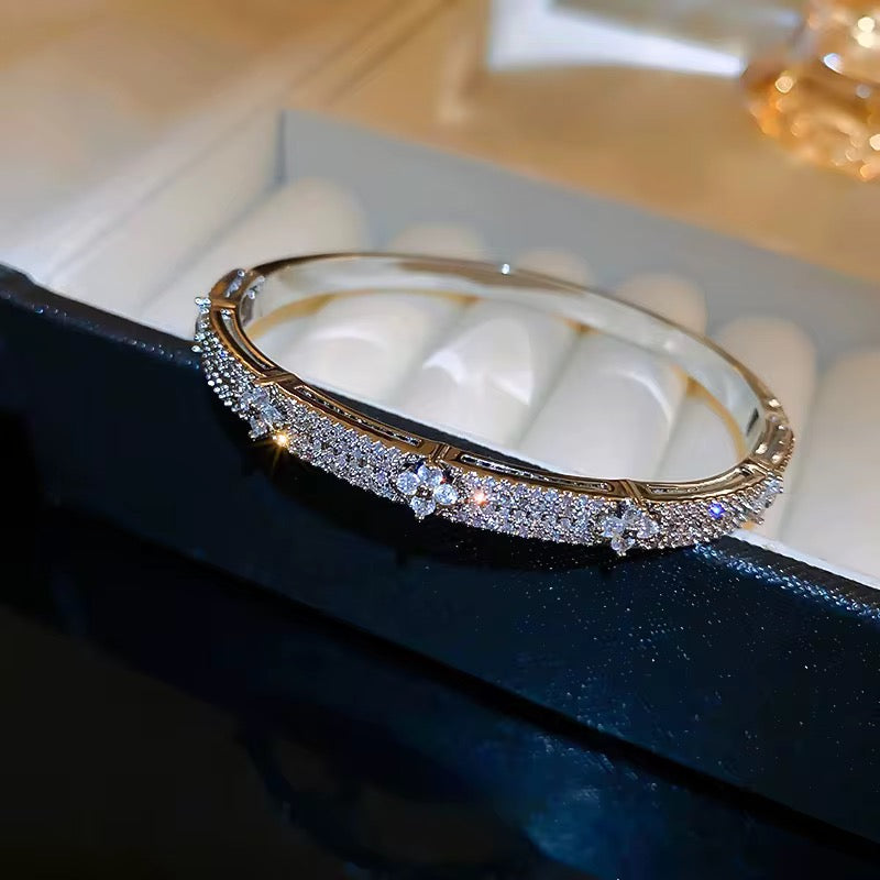 FLOWER DMND BRACELET